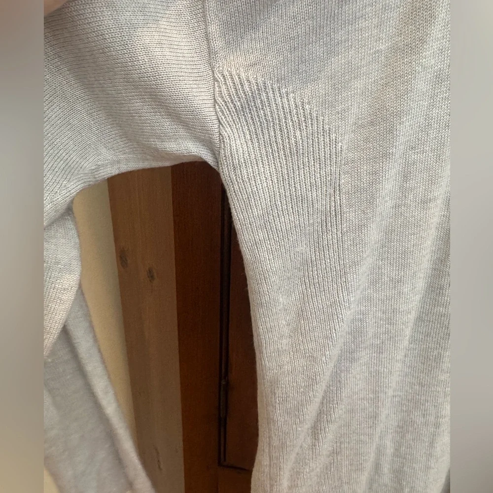 Lululemon Athletica Size 12 Light Gray Oversized Scoop Neck Sweater EUC